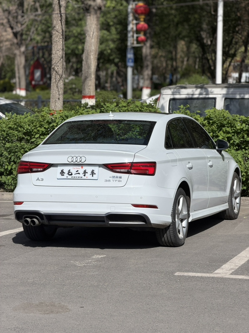 Audi A3 2018 car image #9