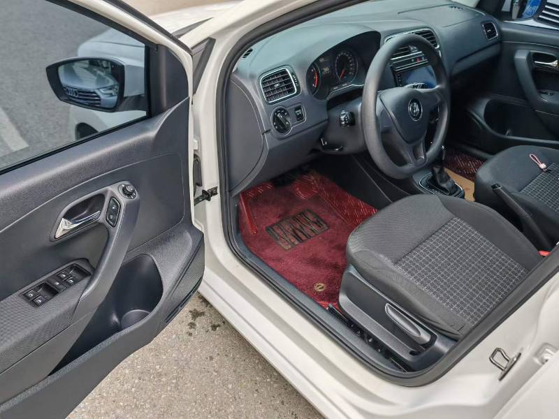Volkswagen Polo 2016 car image #4