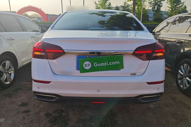 GEELY Emgrand 2022 immagine di auto #4