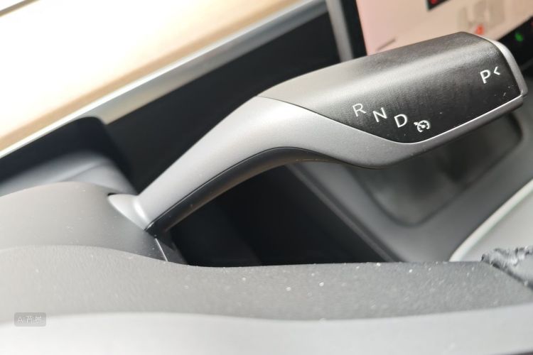 Tesla Model 3 2021 car image #16