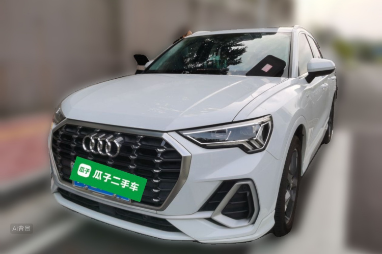 Audi Q3 2020 car image #2
