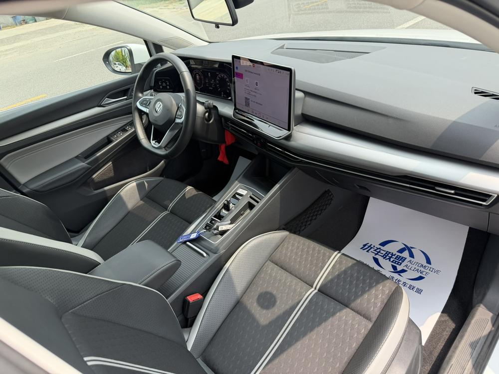 Volkswagen Golf 2025 imagem de carro #7