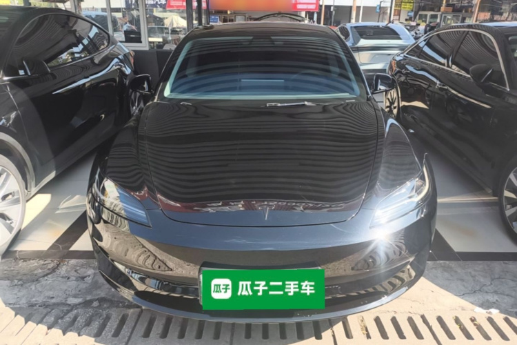 Tesla Model 3 2026 car image #3