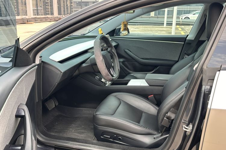 Tesla Model 3 2024 car image #15