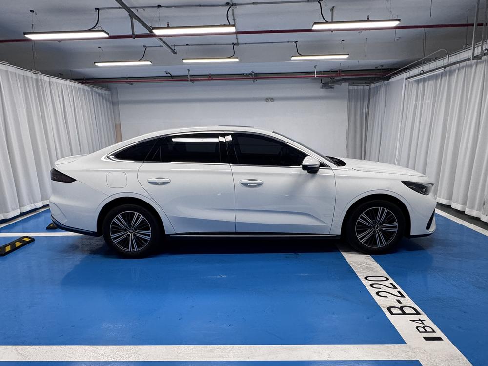 GEELY Emgrand 2026 #8 GEELY Emgrand 2026 car image #8