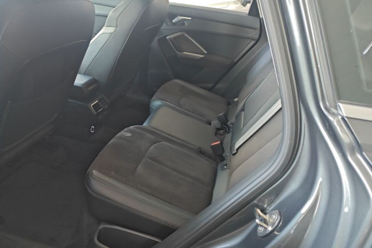 Audi Q3 2022 car image #17