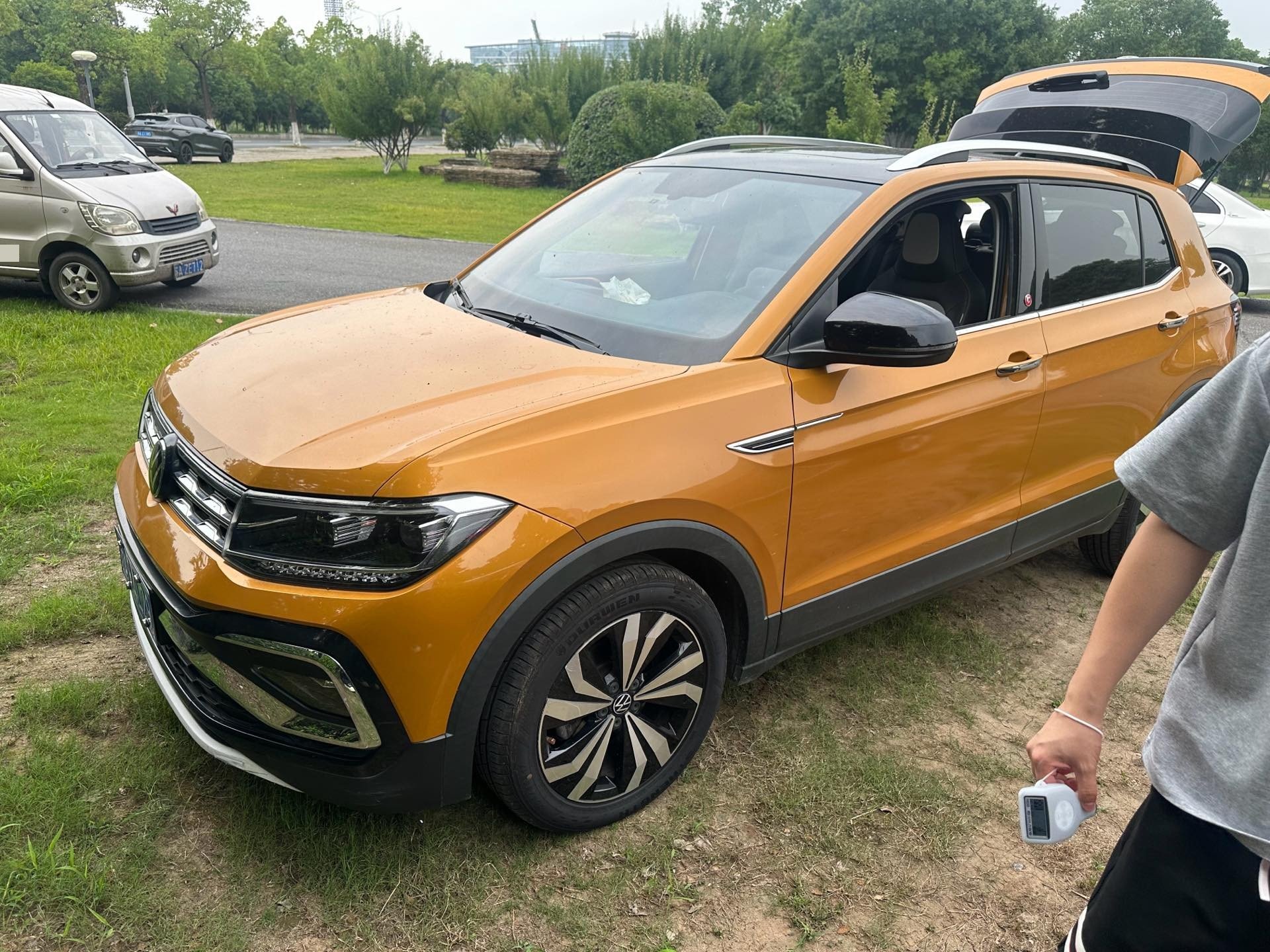 Volkswagen T-Cross 2021 car image 