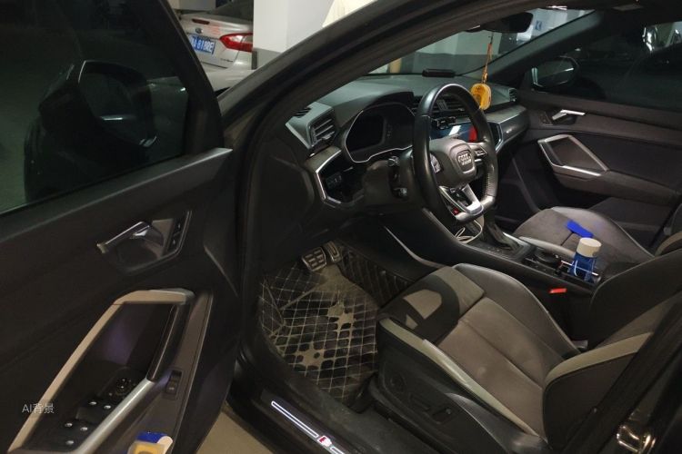Audi Q3 2021 imagen de coche #18