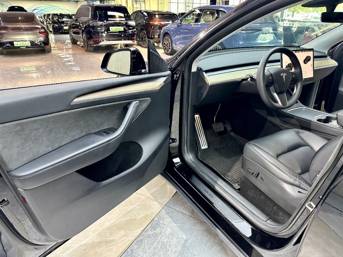Tesla Model Y 2022 car image #5