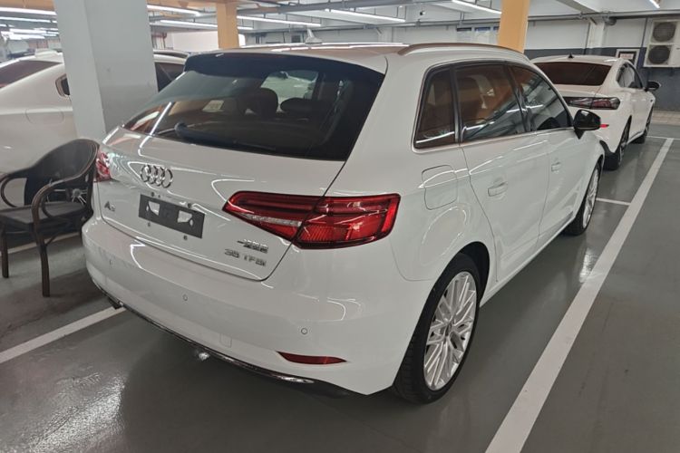 Audi A3 2018 car image #7