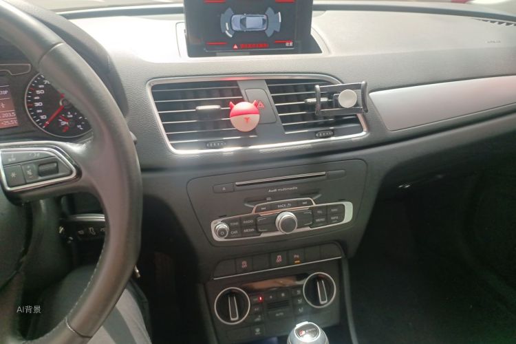 Audi Q3 2019 car image #15