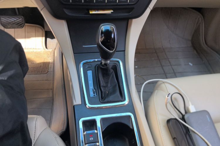 GEELY Emgrand 2017 #14 GEELY Emgrand 2017 car image #14