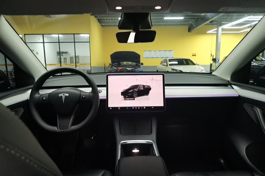 Tesla Model Y 2023 car image #6