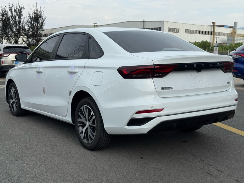 GEELY Emgrand 2024 car image #8