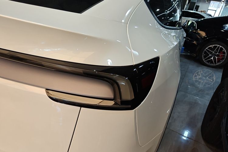 Tesla Model Y 2026 #8 Tesla Model Y 2026 immagine di auto #8