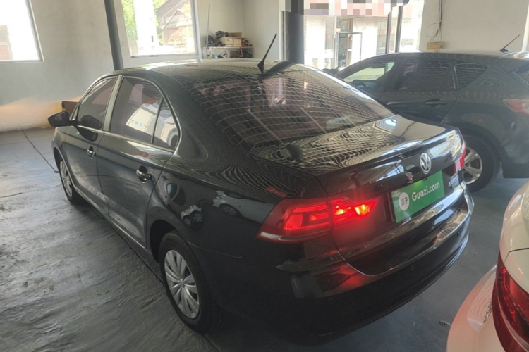 Volkswagen Santana 2016 car image #5