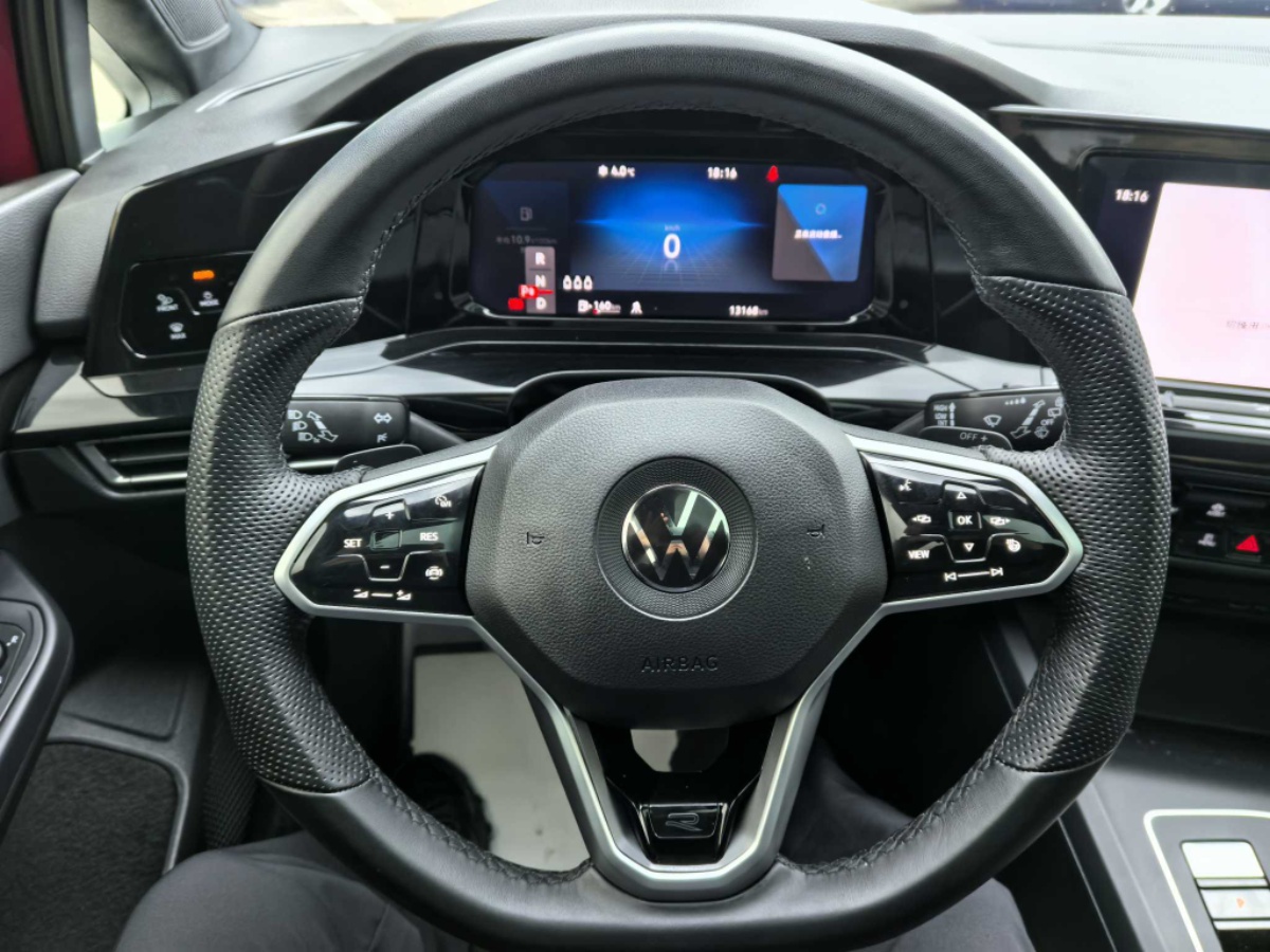 Volkswagen Golf 2022 car image #6