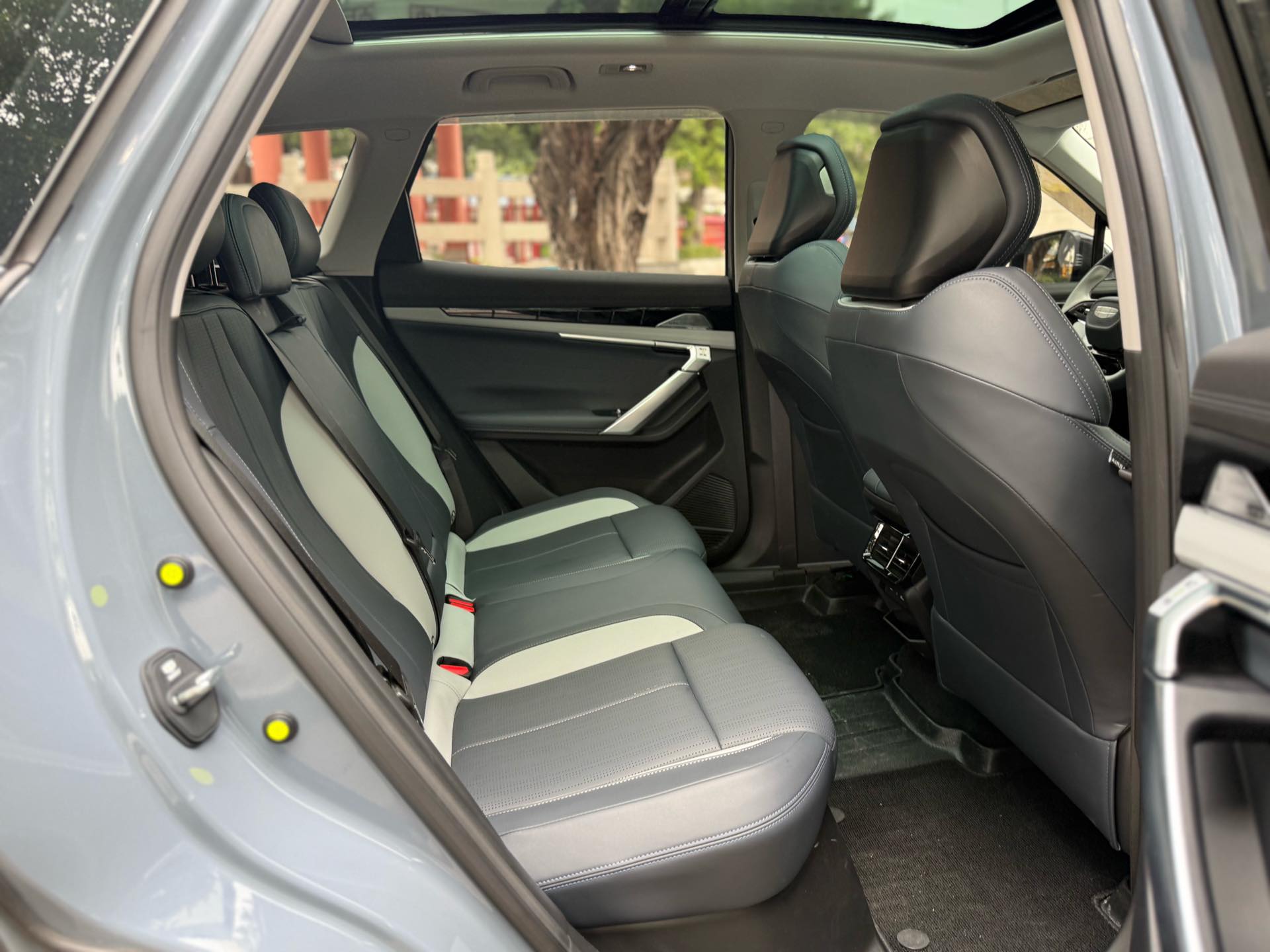 GEELY Boyue L 2024 car image #12