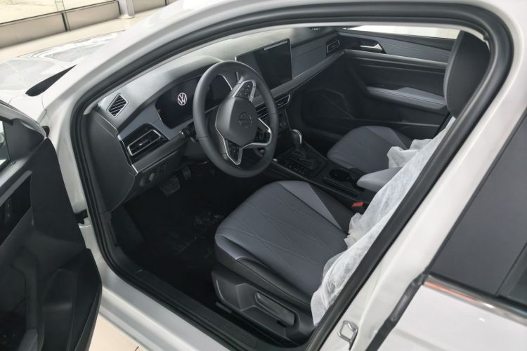 Volkswagen Lavida 2025 car image #11