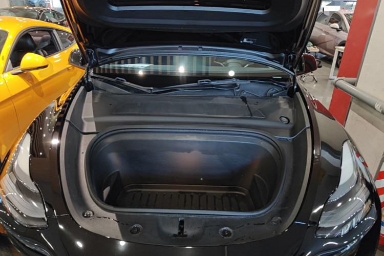 Tesla Model Y 2023 #20 Tesla Model Y 2023 car image #20