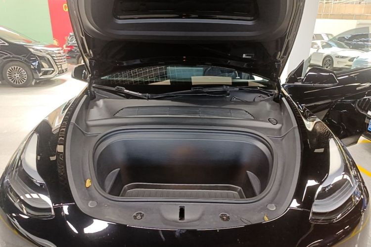 Tesla Model Y 2023 #20 Tesla Model Y 2023 car image #20