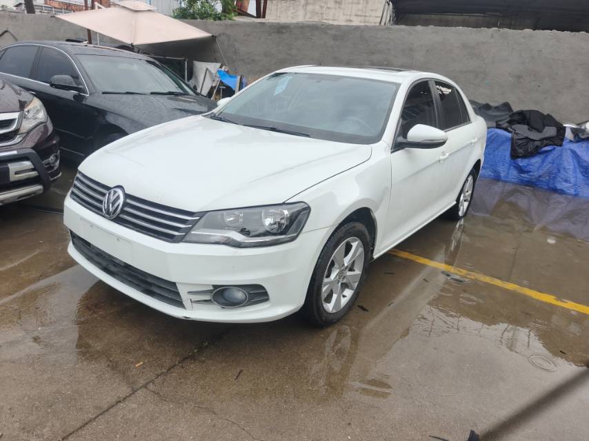 Volkswagen Bora 2015 car image 