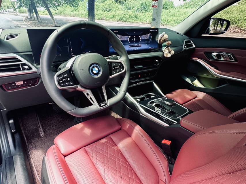 BMW i3 2025 #3 BMW i3 2025 car image #3
