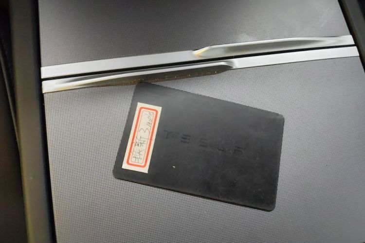 Tesla Model 3 2023 car image #14