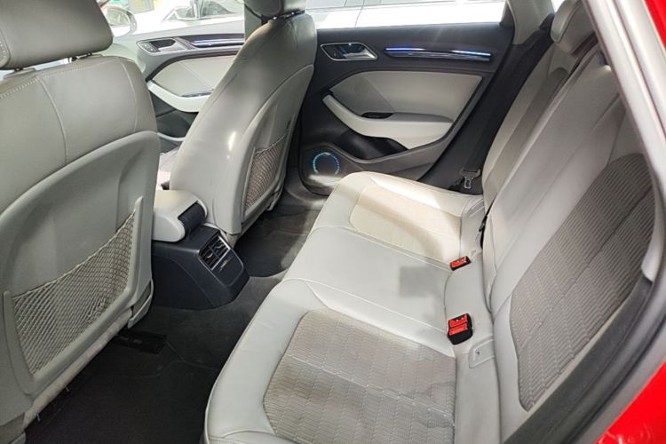 Audi A3 2018 car image #17
