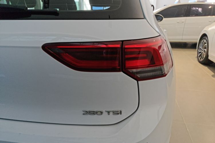 Volkswagen Golf 2024 car image #8