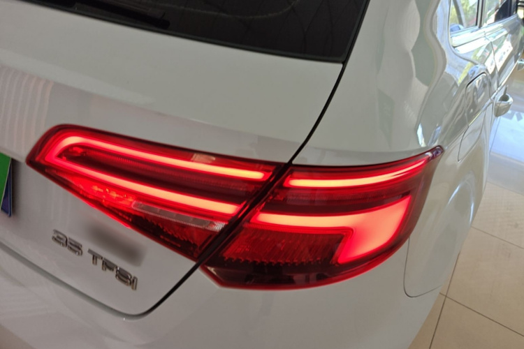 Audi A3 2018 car image #8