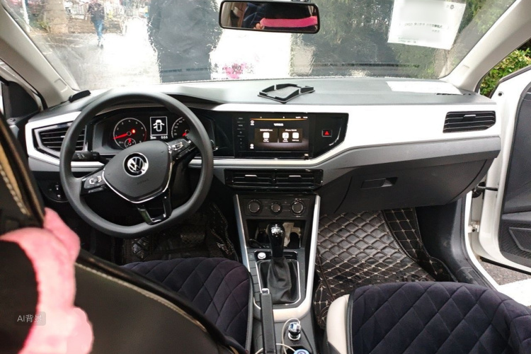 Volkswagen Polo 2021 car image #11