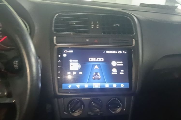 Volkswagen Polo 2016 car image #17