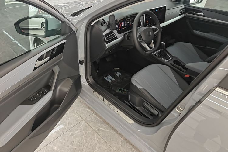Volkswagen Lavida 2024 car image #16