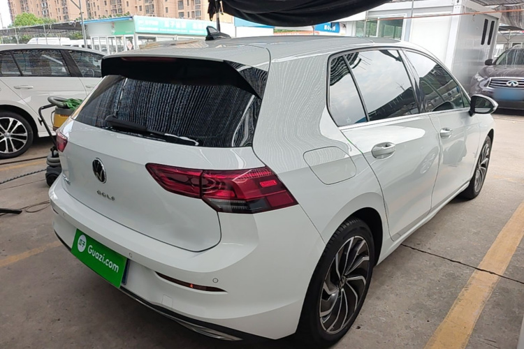 Volkswagen Golf 2021 car image #7