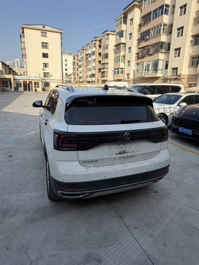 Volkswagen T-Cross 2021 car image #5