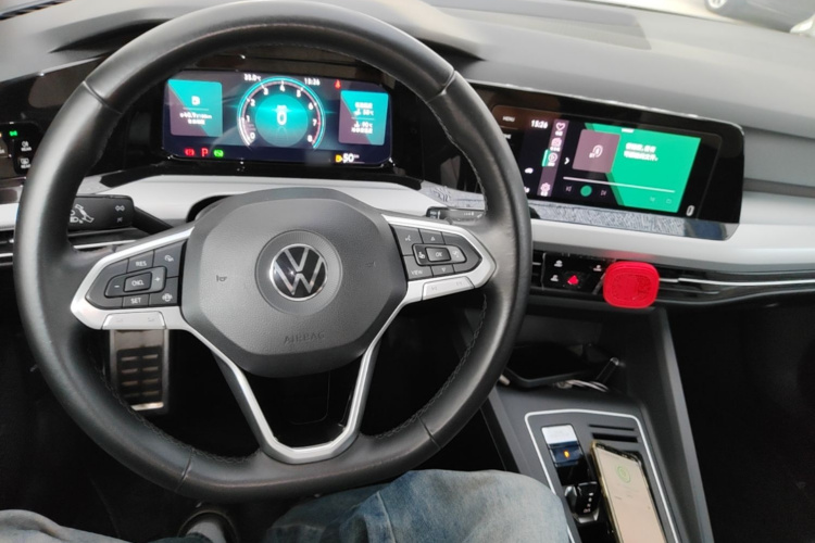 Volkswagen Golf 2021 car image #11