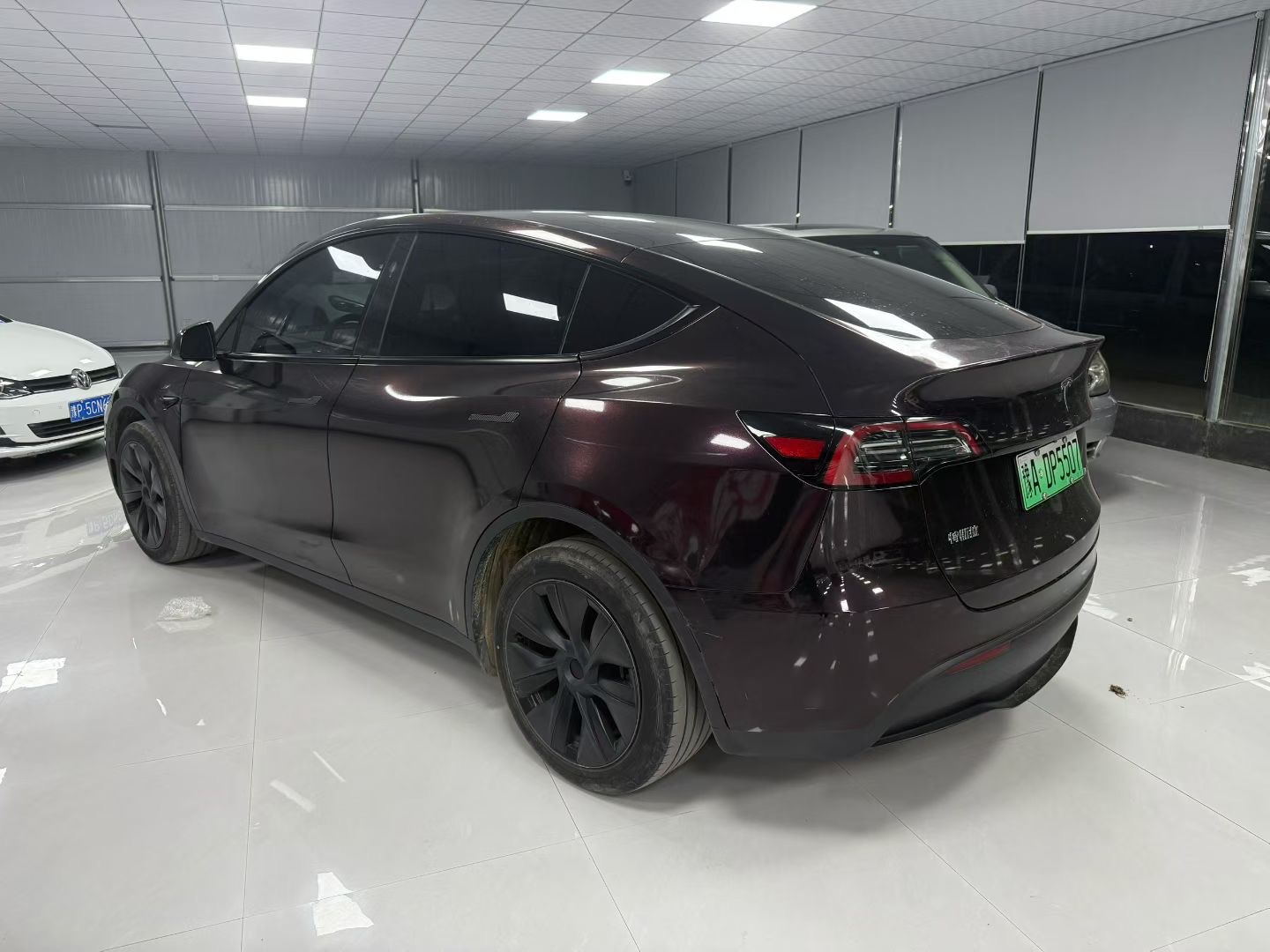 Tesla Model Y 2024 #4 Tesla Model Y 2024 car image #4