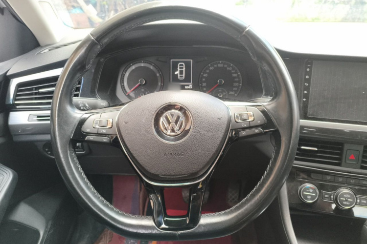 Volkswagen Bora 2018 car image #11