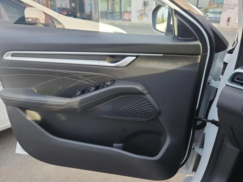 GEELY Emgrand 2025 image de voiture #9