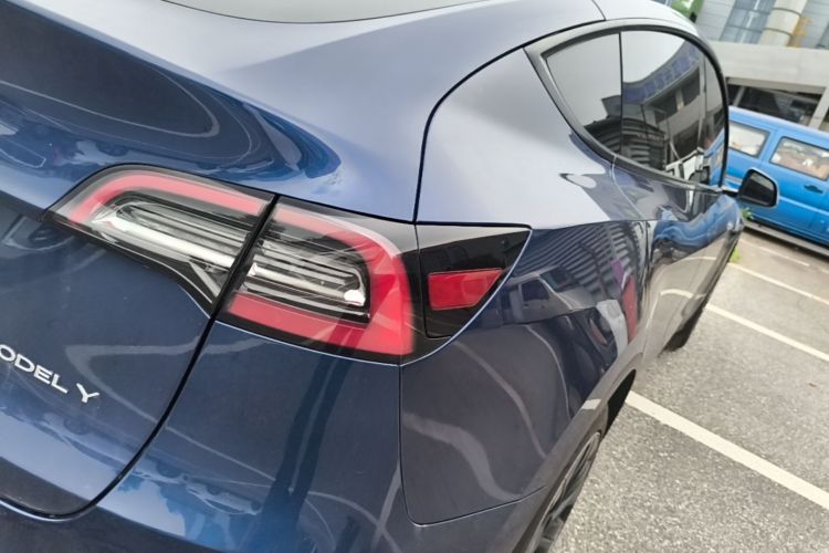 Tesla Model Y 2023 #8 Tesla Model Y 2023 car image #8