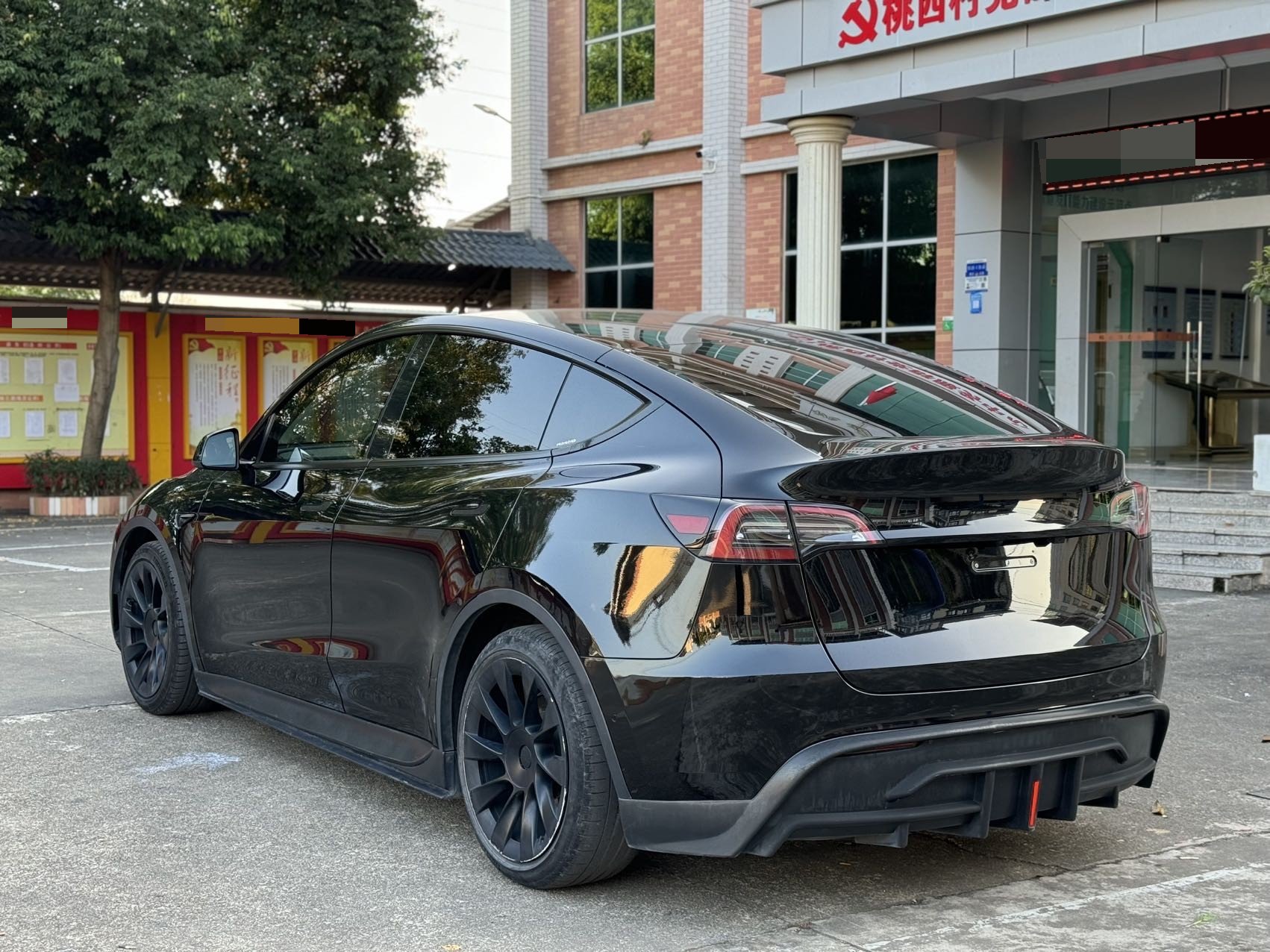 Tesla Model Y 2021 #9 Tesla Model Y 2021 car image #9