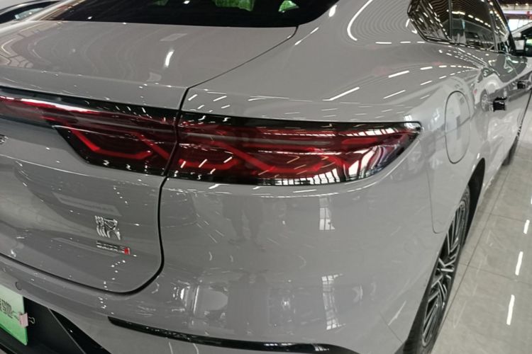 BYD Han 2025 car image #8