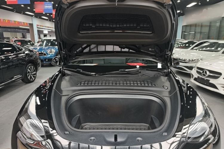 Tesla Model Y 2023 #20 Tesla Model Y 2023 car image #20