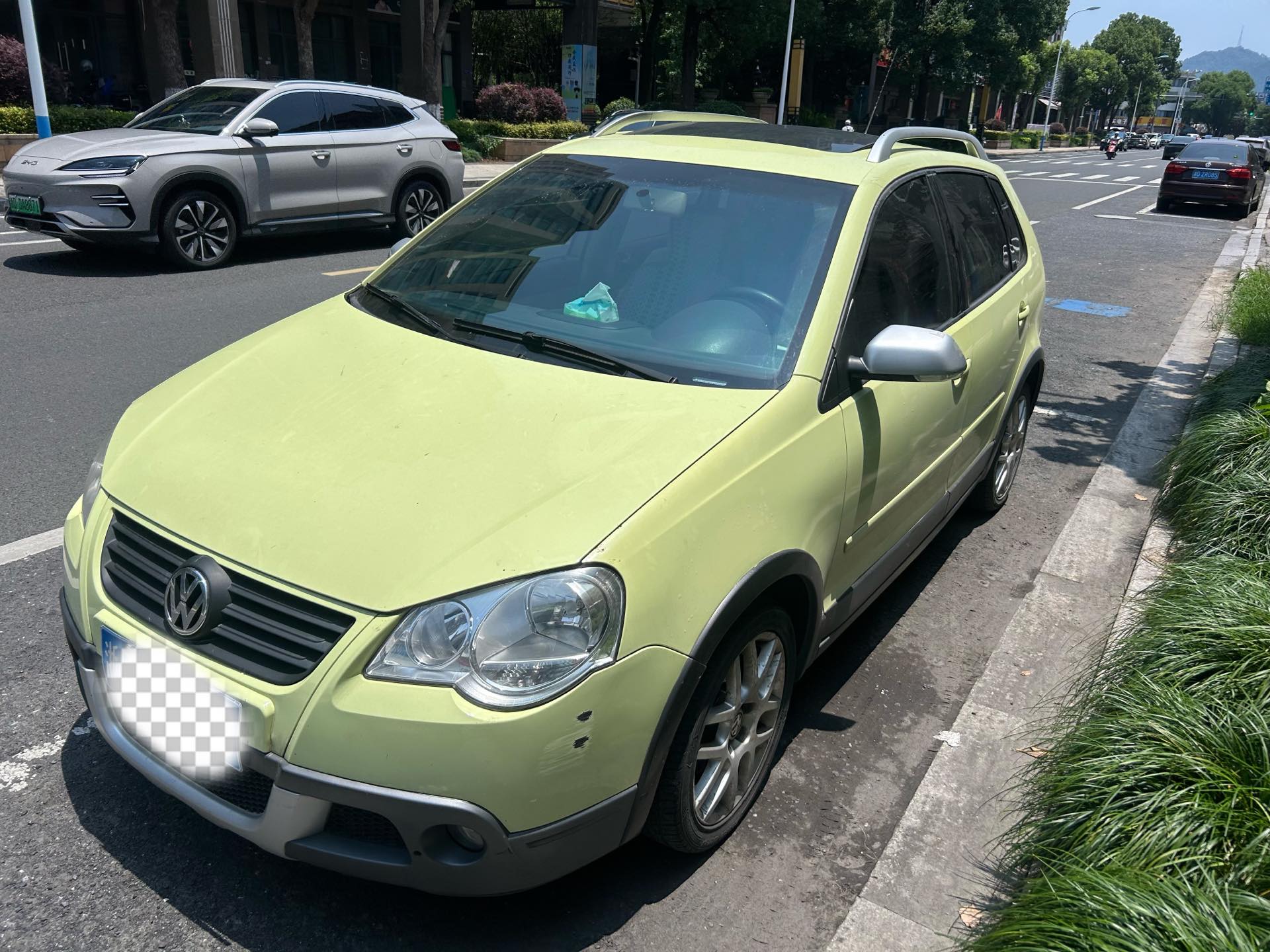 2010 2010 car image