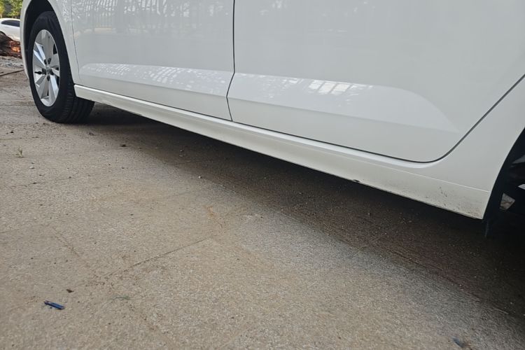 Volkswagen Polo 2021 car image #27