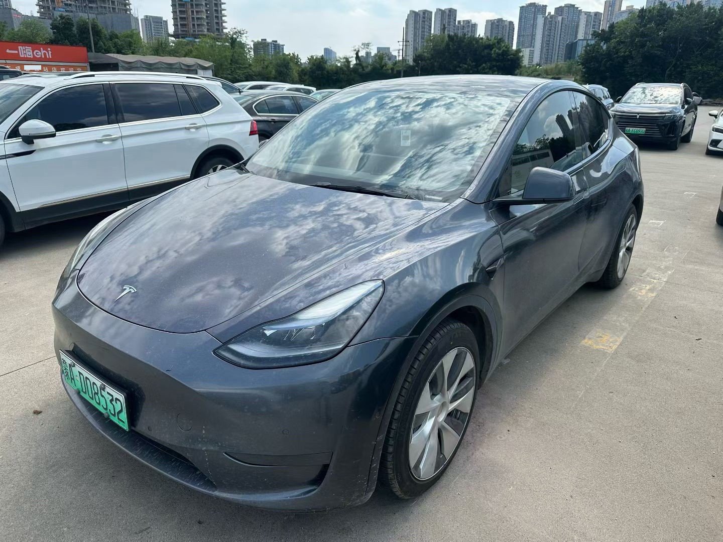 Tesla Model Y 2023 car image 