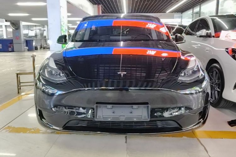 Tesla Model Y 2023 car image #3