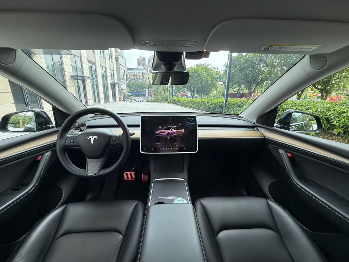 Tesla Model Y 2022 car image #4