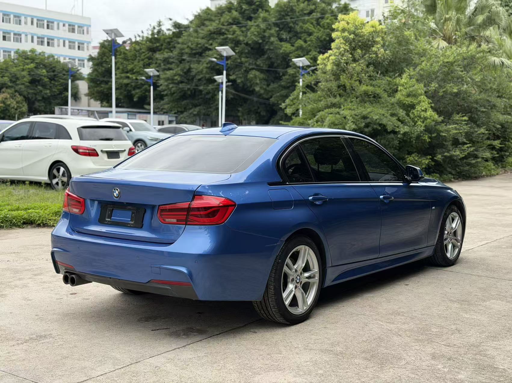 BMW 3 Series 2018 #10 BMW 3 Series 2018 car image #10